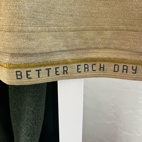 Men’s Lululemon L Train T-Shirt - Picture 4 of 5